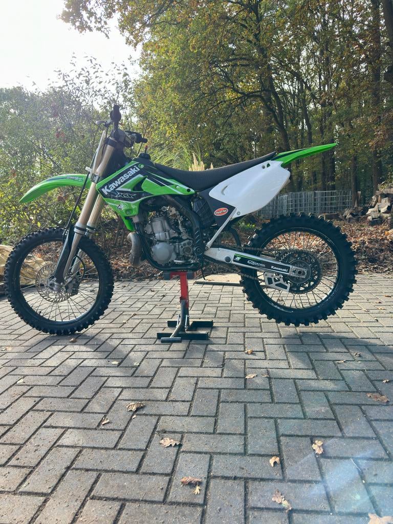 Kawasaki 250cc Tweetakt Crossmotor uit 2003 €4.750, Ophalen of Verzenden, Zo goed als nieuw