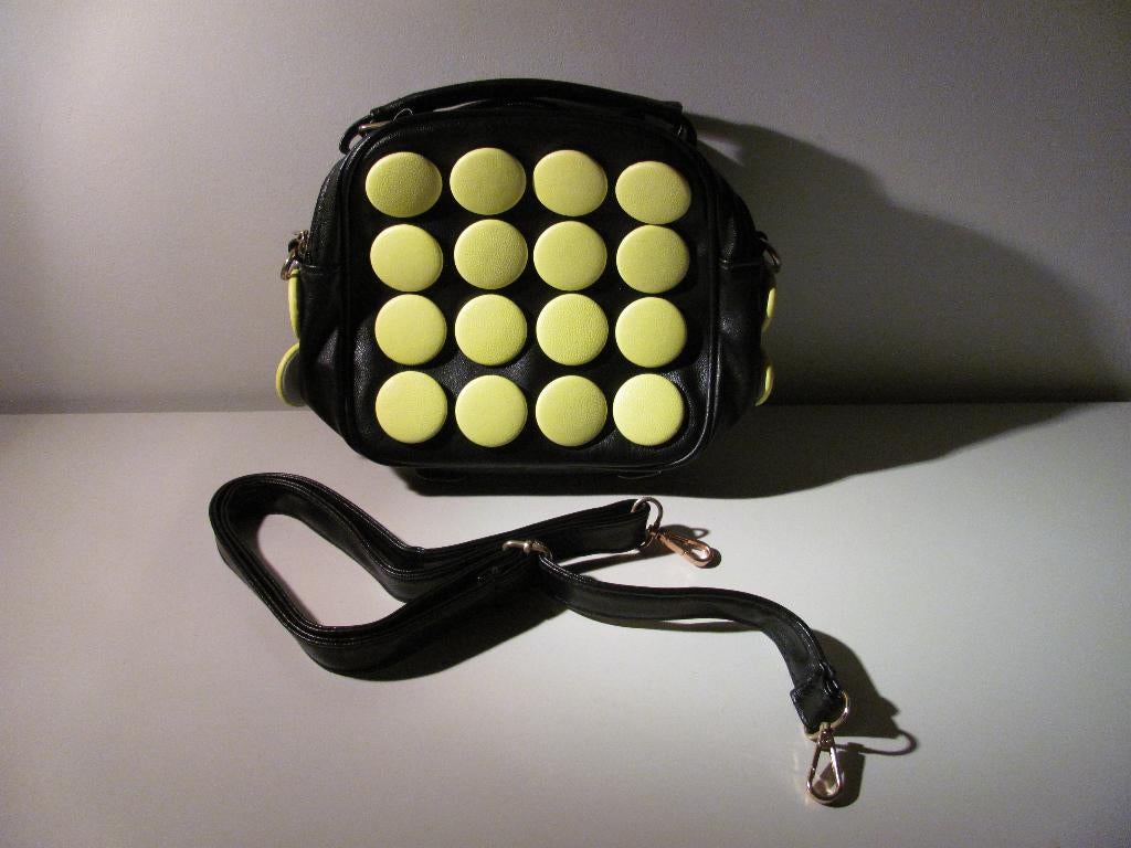 Zwarte tas met gele button rondjes, Ophalen of Verzenden, Nieuw, Zwart