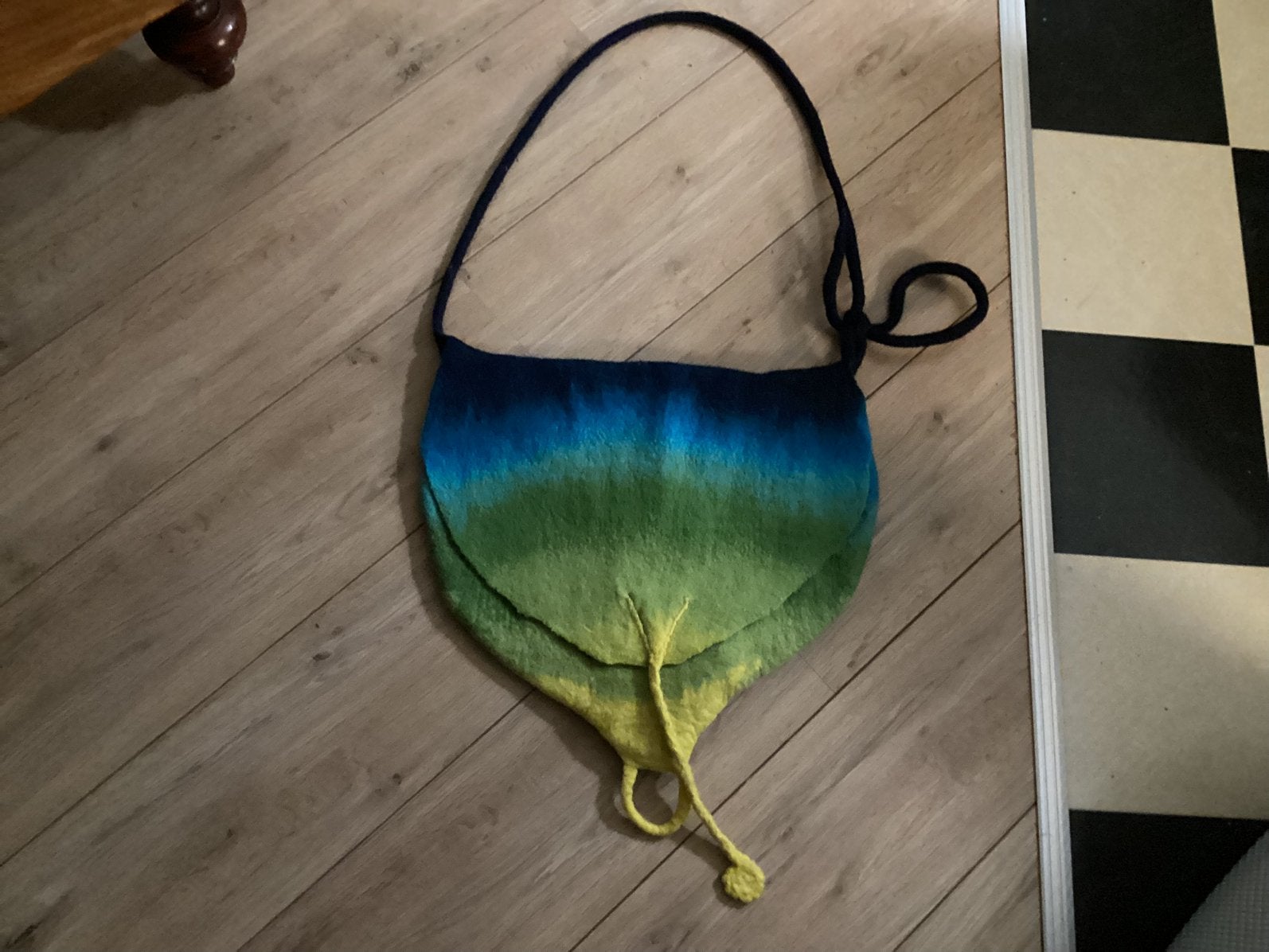 Vilten schoudertas, Ophalen of Verzenden, Zo goed als nieuw, Blauw