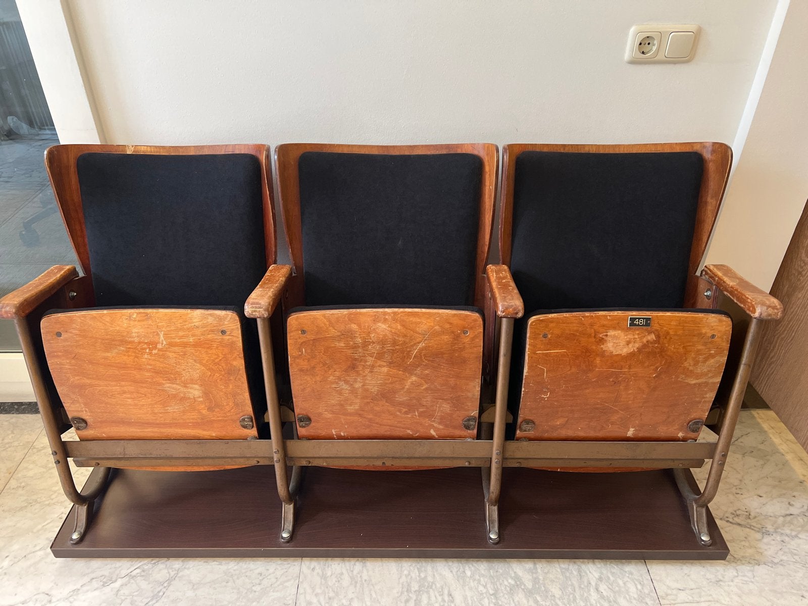 Vintage theaterstoelen / bioscoopstoelen - 3-zits, Antiek en Kunst, Ophalen