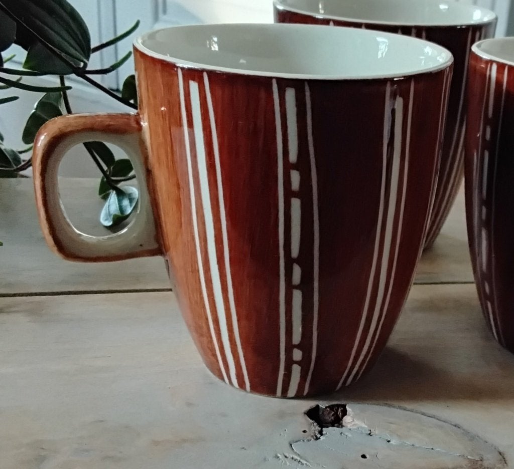 1 kopje van Vic's - handpainted - mokje - senseo formaat, Overige merken, Keramiek, Ophalen of Verzenden, Zo goed als nieuw