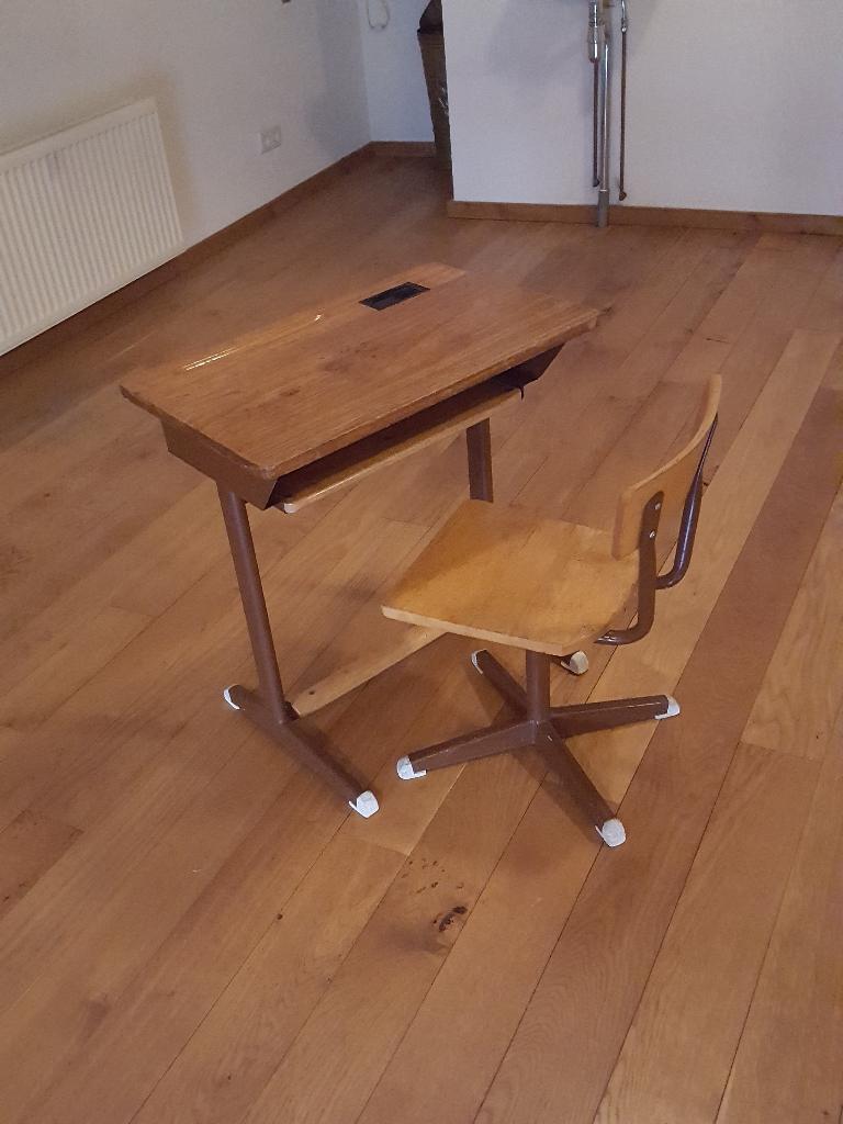 Schoolbank en stoel, Kinderen en Baby's, Kinderkamer | Tafels en Stoelen, Ophalen of Verzenden, Tafel(s) en Stoel(en)