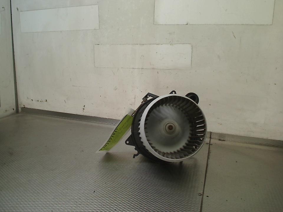 Kachel Ventilatormotor Renault Clio IV (5R) 2013 265502631R, Gebruikt, Renault Deutschland AG, Dialog.deutschland@renault.de, Peter-Huppertz-Straße 5, Köln 51063, , Duitsland