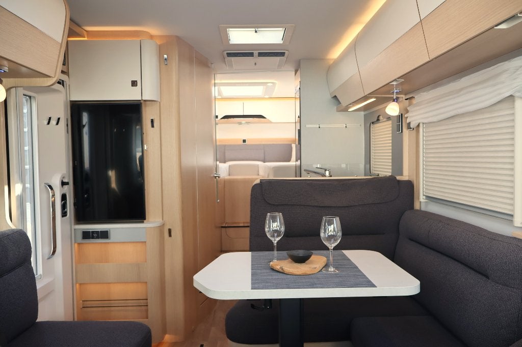 Foto 21 van Hymer BMC-I 600 WhiteLine ! BOVENKASTEN ! ALDE ! E&P LEVEL !