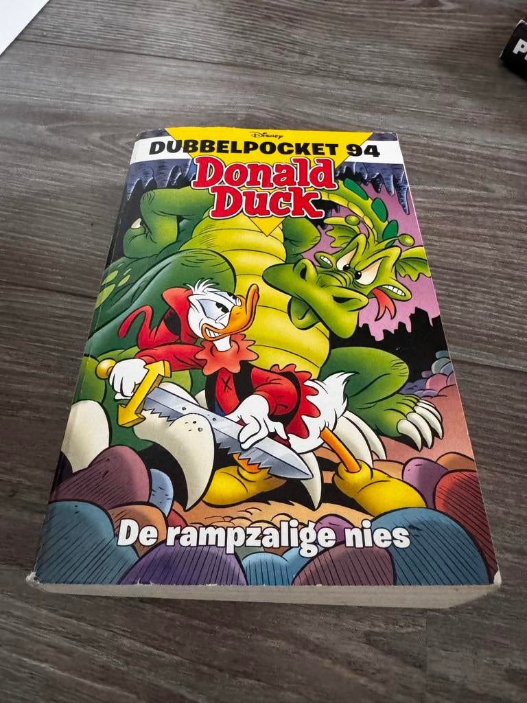 Donald Duck Dubbelpocket 94 - De rampzalige nies, Eén stripboek, Ophalen of Verzenden, Gelezen