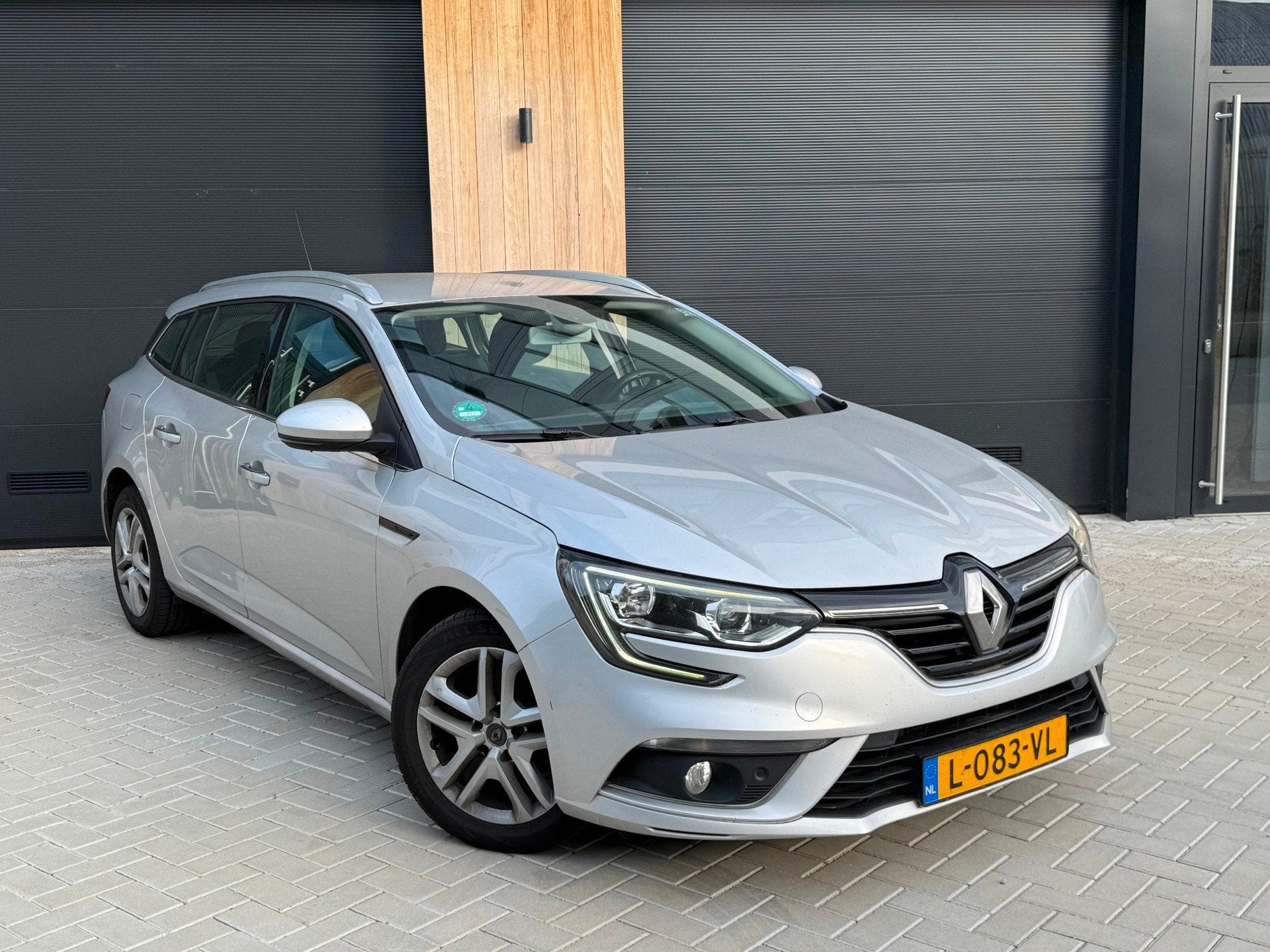 Renault Mégane Estate 1.5 dCi Limited (bj 2018) AUTOMAAT|NA, Auto's, Stof, Gebruikt, 4 cilinders, Diesel