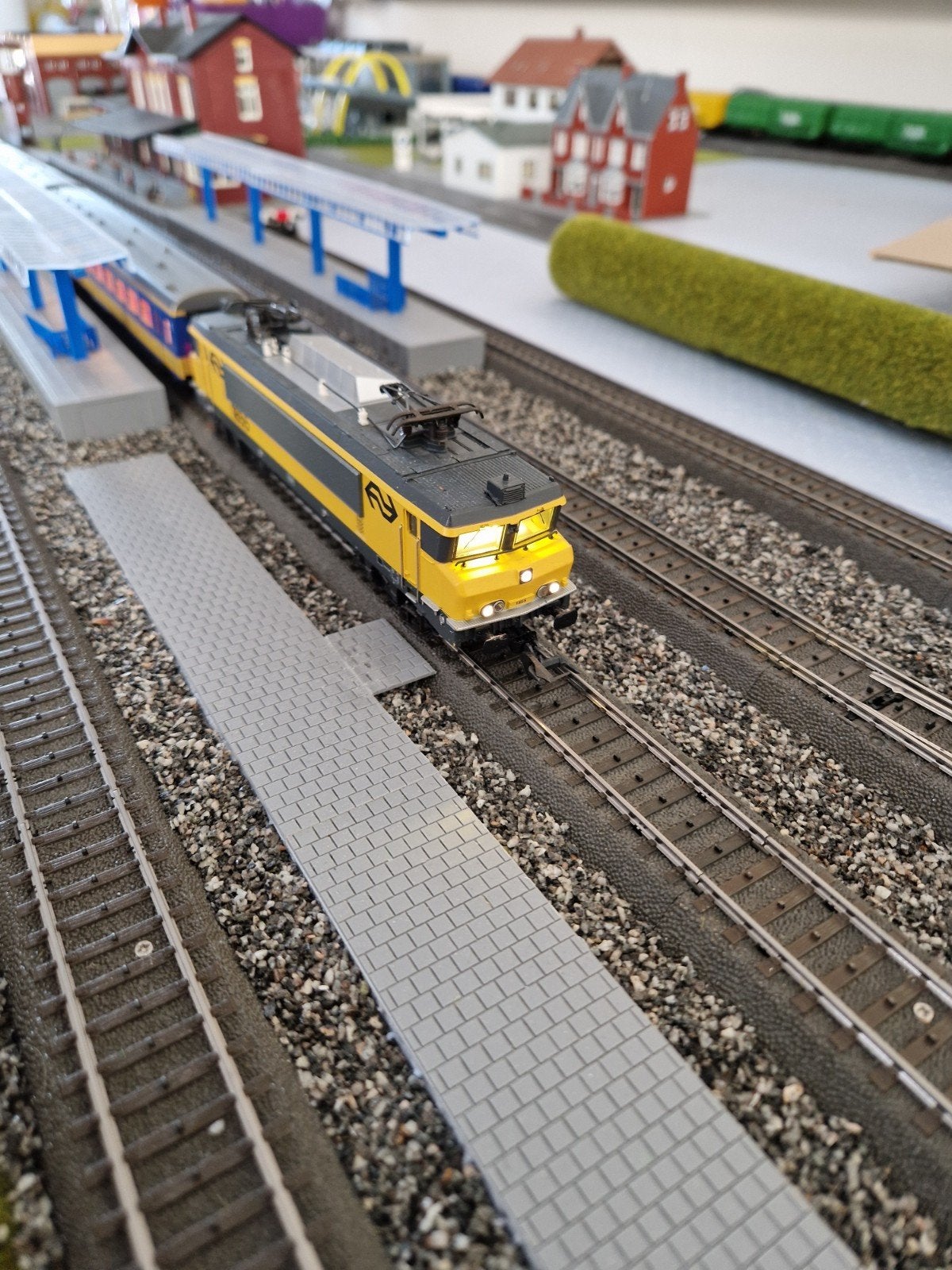 Märklin NS Locomotief Serie 1800 met 4 NS rijtuigen, Ophalen, Wisselstroom, Treinset, Märklin