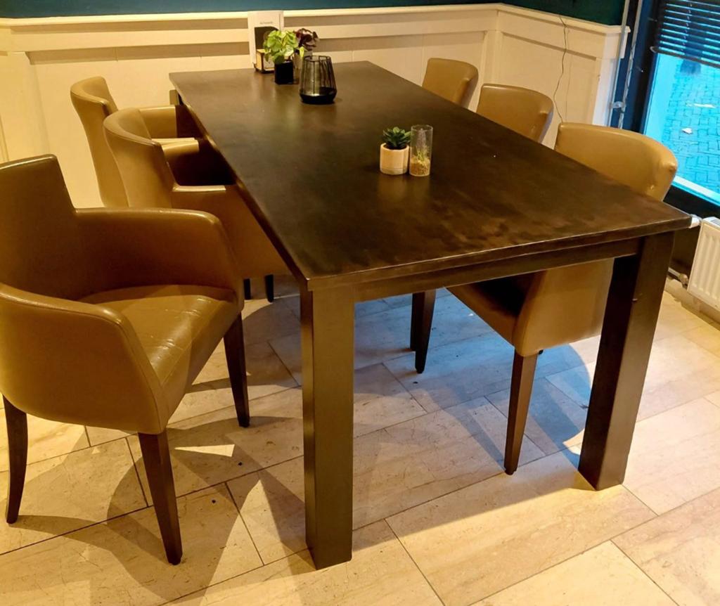 Tekoop cafe tafel met 6 gebruikte stoelen., Huis en Inrichting, Tafels | Eettafels, Ophalen, Gebruikt, 200 cm of meer, 50 tot 100 cm