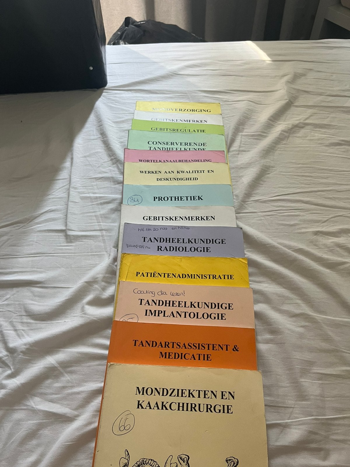 Tandarts assistente school boeken, Ophalen, Gelezen, MBO