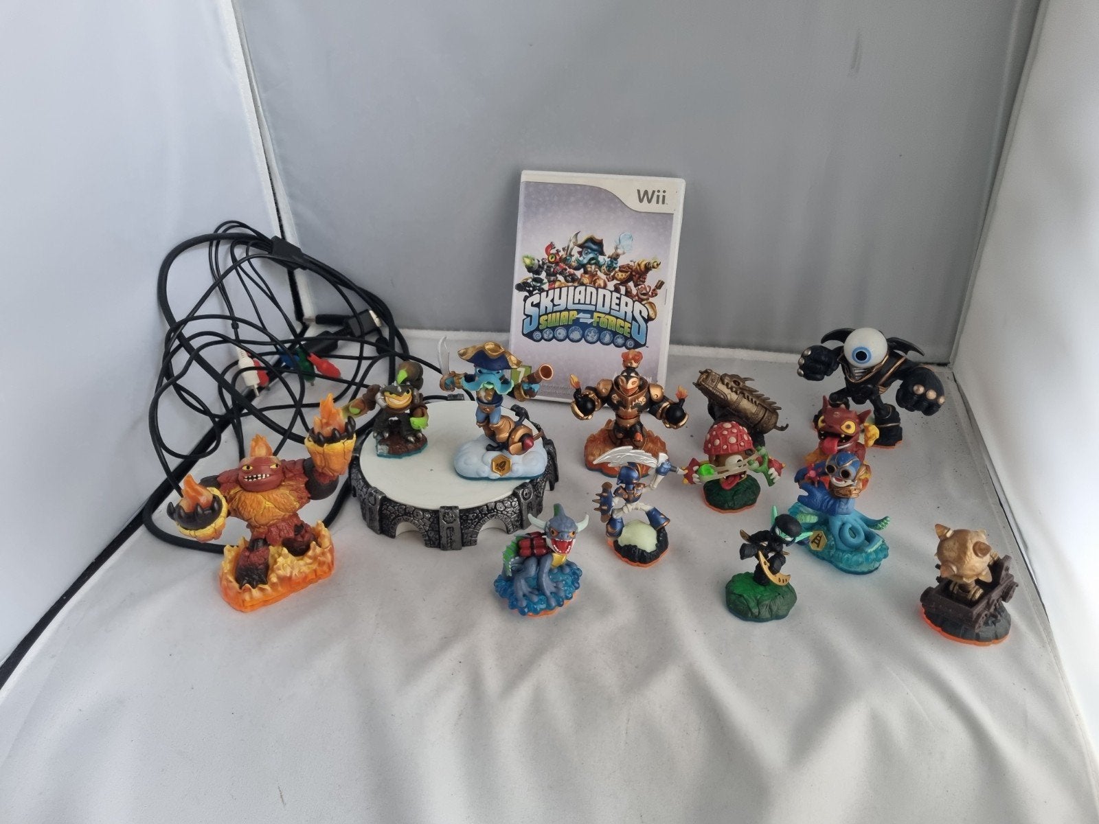 Skylanders Swap Force Wii met 13 figuren en portal, Ophalen of Verzenden