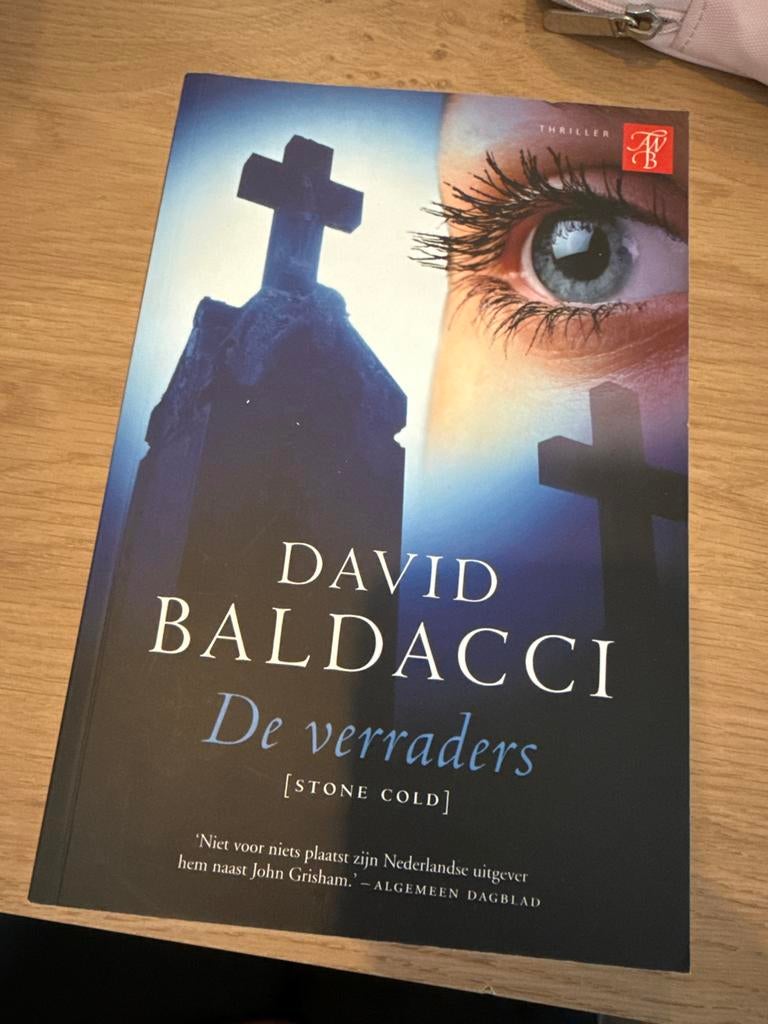 David Baldacci - De Verraders (Stone Cold) - Thriller, Ophalen of Verzenden, Zo goed als nieuw, Nederland