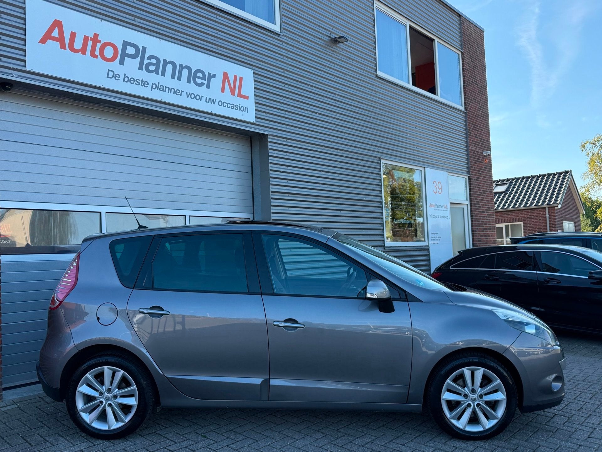 Renault Scénic 1.6 Parisienne! Clima! Cruise! Navi! Pano!, Auto's, Renault, Voorwielaandrijving, Euro 5, Stof, Gebruikt