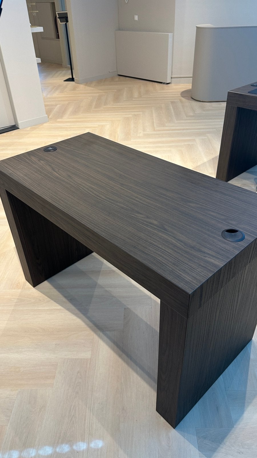 Donkerbruin bureau /tafel hout, Ophalen, Zo goed als nieuw