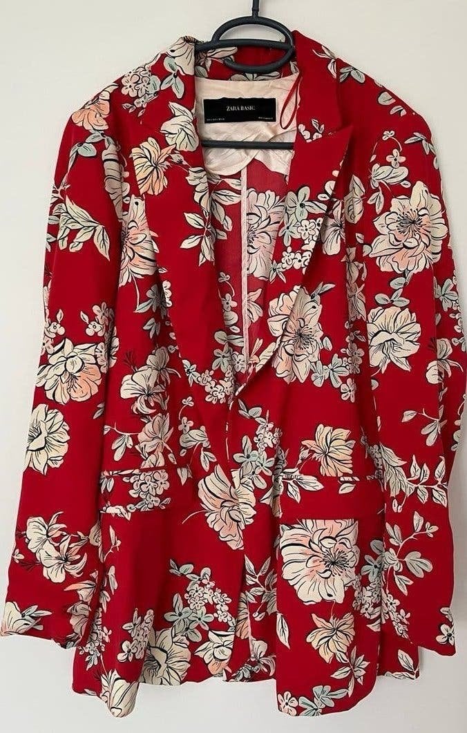 Zara Basic Rode Bloemen Blazer Maat S, Kleding | Dames, Ophalen of Verzenden, Zo goed als nieuw, Jasje, Maat 36 (S)