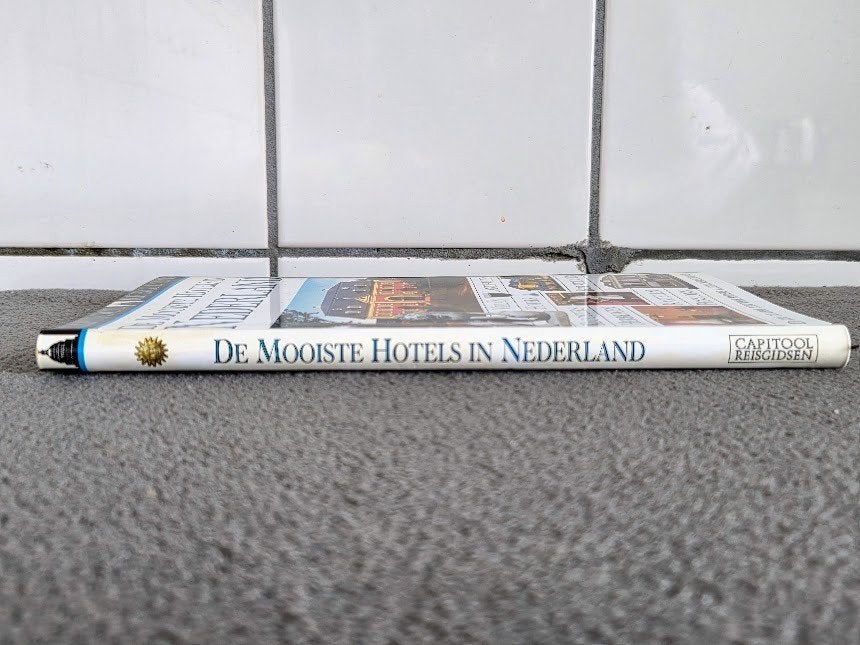 Capitool Reisgidsen De mooiste hotels in Nederland, Boeken, Reisgidsen, Gelezen, Capitool, Ophalen of Verzenden, Reisgids of -boek