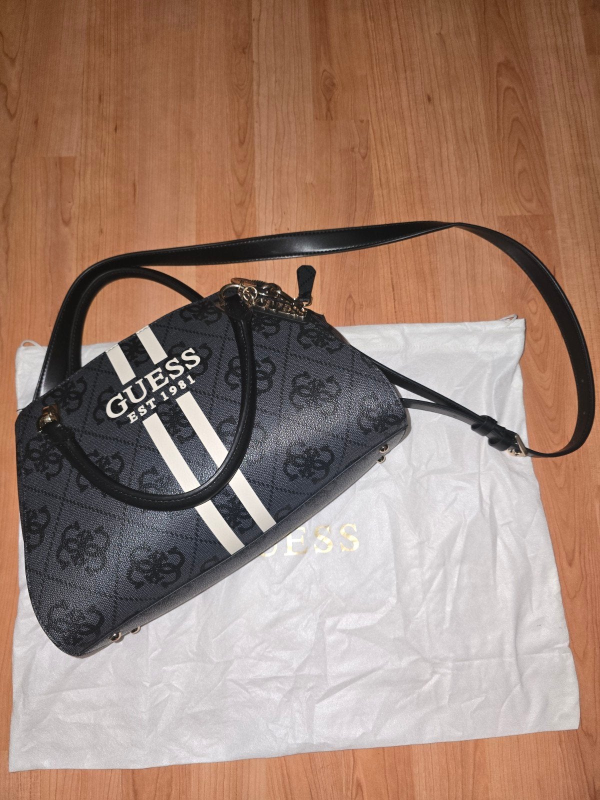 prachtige mooie tas van Guess, Ophalen of Verzenden, Zo goed als nieuw, Zwart, Schoudertasje