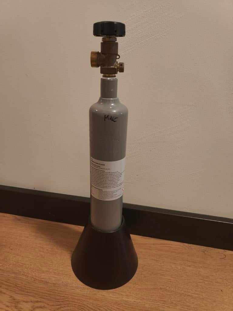 Hervulbare CO2 fles 500gram met plastic voet., Ophalen of Verzenden