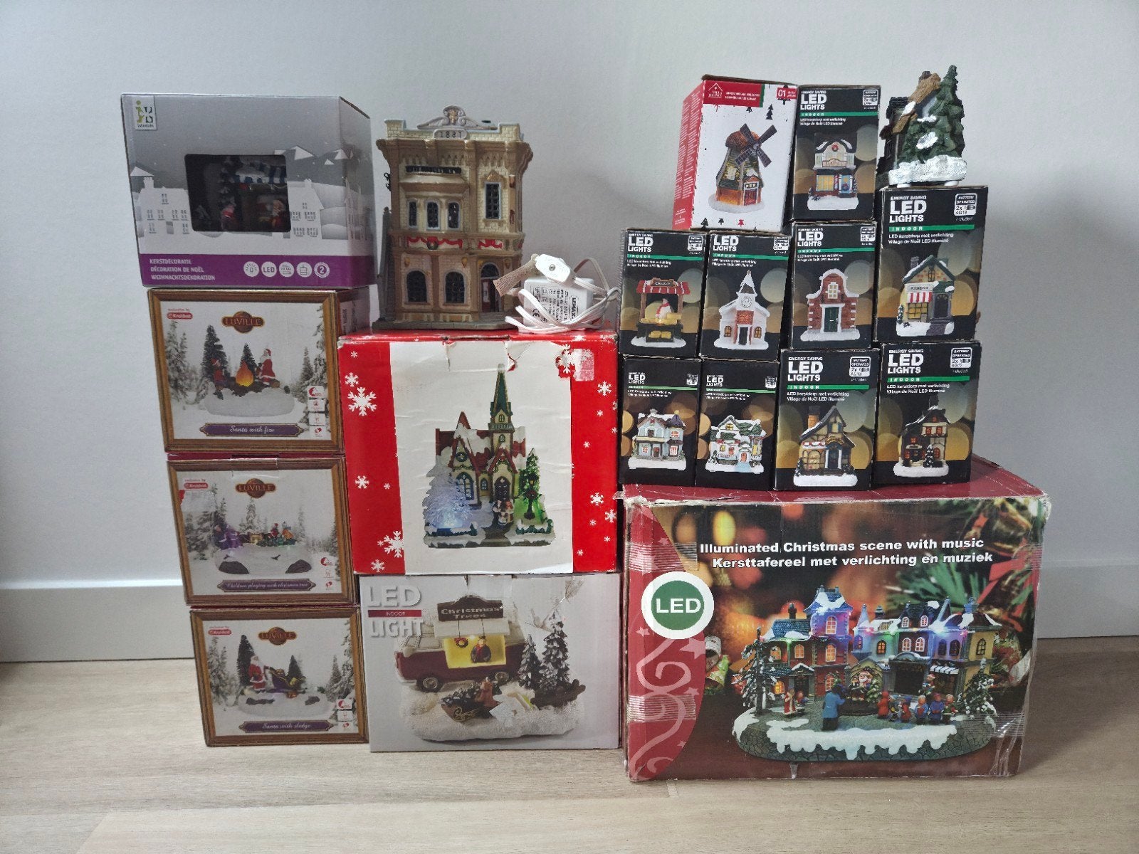 Grote partij kerstdorp, Diversen, Kerst, Zo goed als nieuw, Ophalen of Verzenden