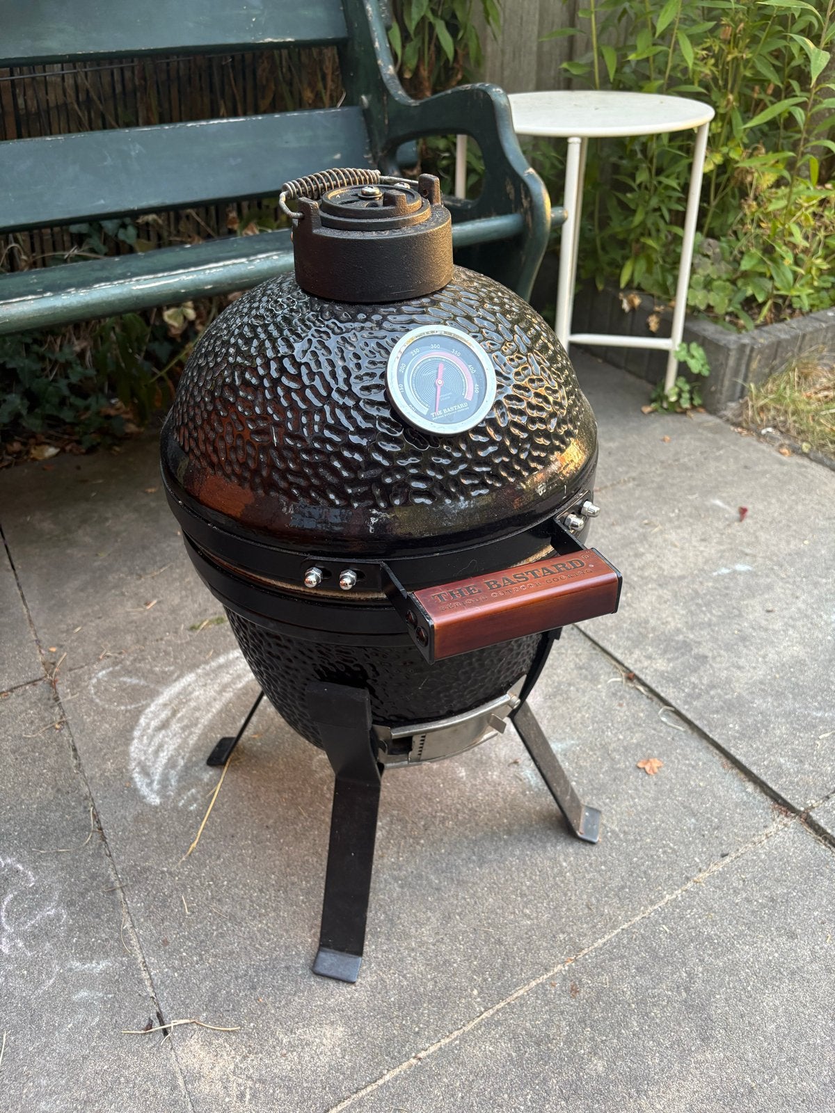 The Bastard Compact Kamado BBQ - Zo goed als nieuw, Ophalen, Zo goed als nieuw