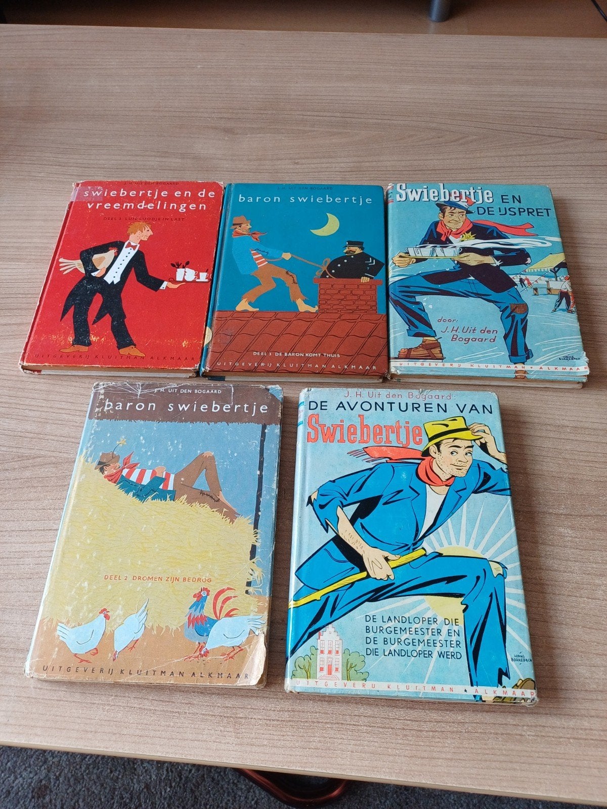 5x Swiebertje boeken - J.H. Uit den Bogaard, Boeken, Ophalen of Verzenden, Gelezen, J.H. Uit den Bogaard, Fictie algemeen