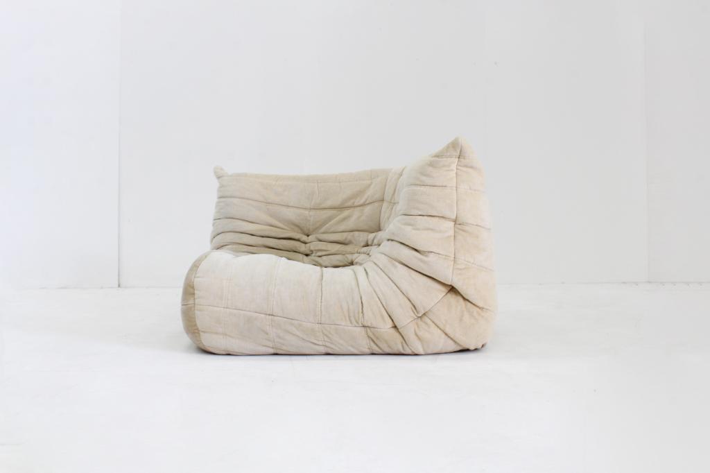 Vintage Togo Ligne Roset hoek fauteuil velours beige, Gebruikt, 75 tot 100 cm, Ophalen of Verzenden, Stof