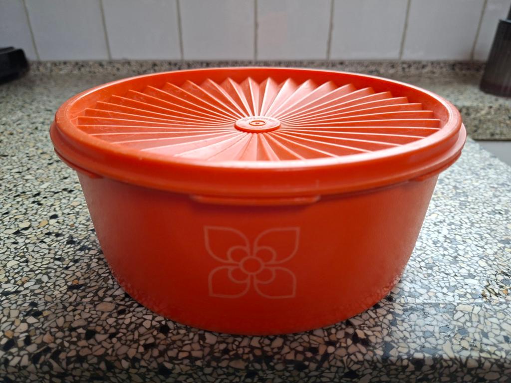 Vintage oranje koektrommel tupperware zonnedeksel 21 cm, Ophalen of Verzenden, Gebruikt, Oranje, Bus of Trommel