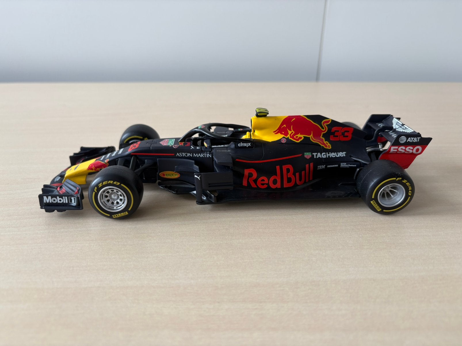 1/24 Formule 1 auto Aston Martin Red Bull Racing RB14, Ophalen of Verzenden, Zo goed als nieuw, Auto, Bburago
