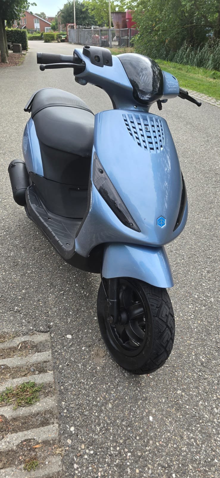 Piaggo zip 2000 brom, Fietsen en Brommers, Scooters | Piaggio, Ophalen, Zo goed als nieuw, Benzine, Zip