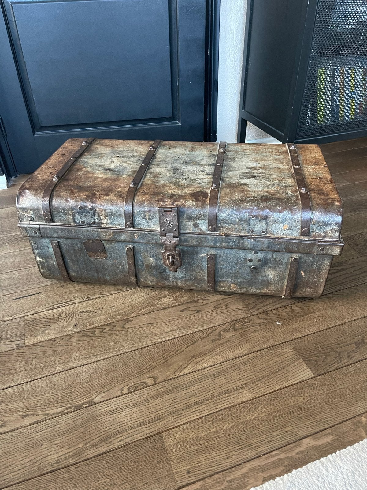 Stoere metalen hutkoffer uit India (landelijke sfeer), Ophalen of Verzenden