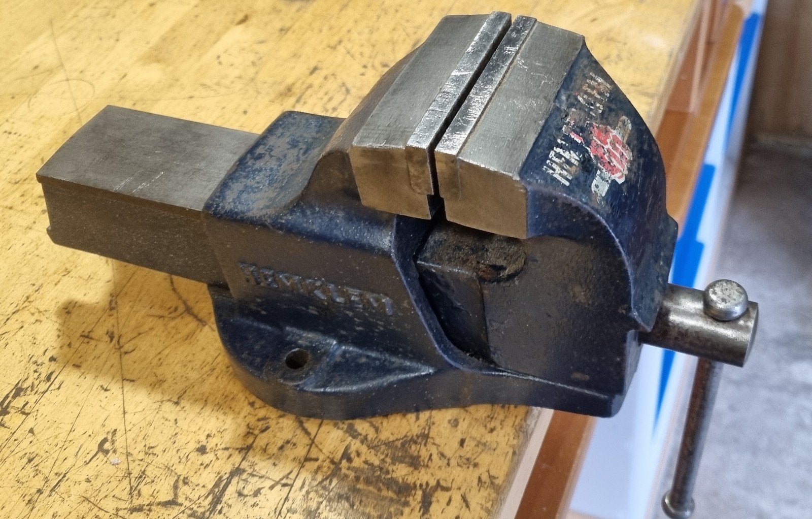 Artillerie Inrichtingen Hemklem Bankschroef 75mm, Ophalen of Verzenden