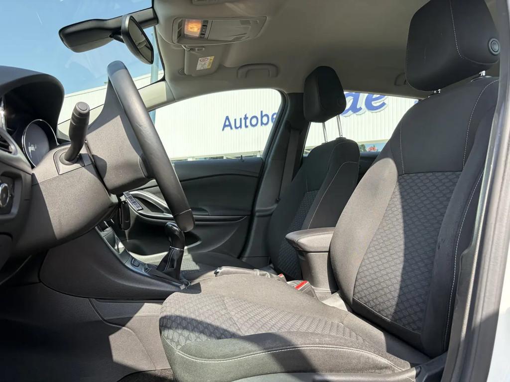 Opel Astra Sports Tourer 1.0 Edition € 5.445,00, 1178 kg, 620 kg, Wit, Origineel Nederlands
