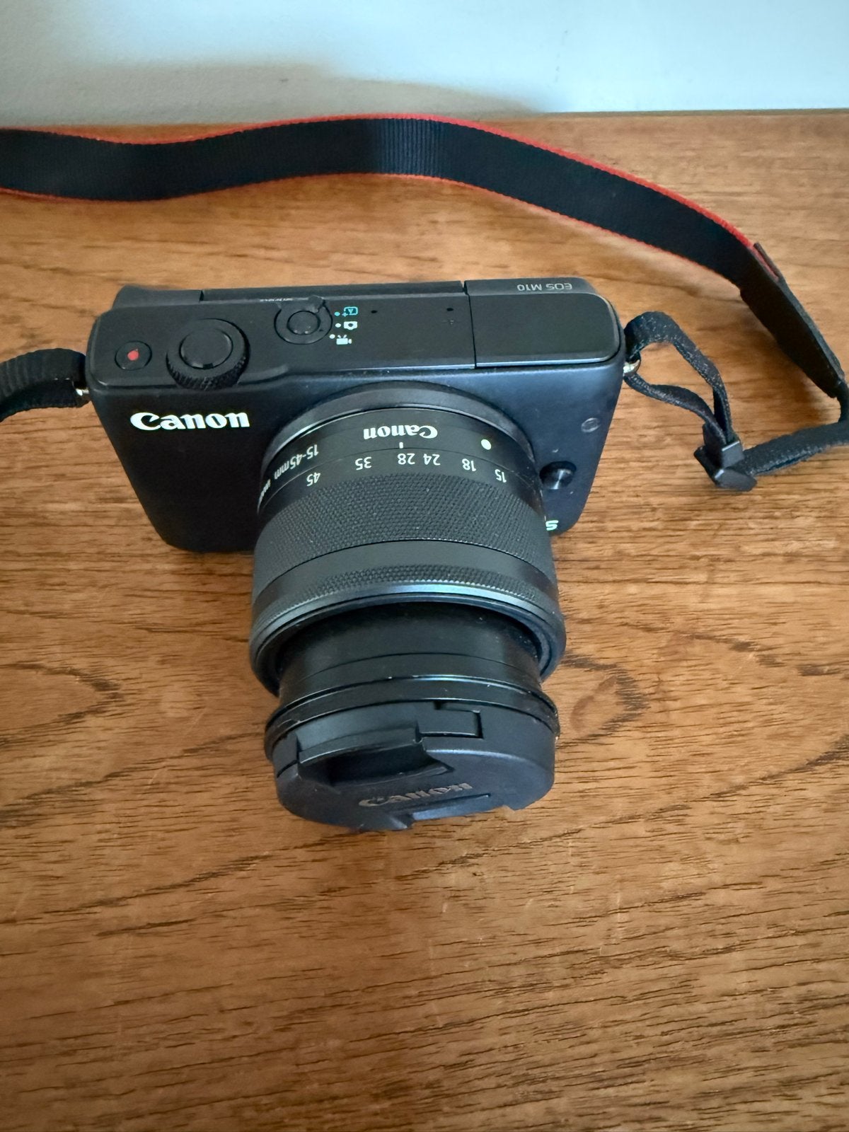 Canon EOS M10 Systeemcamera met EF-M 15-45mm lens, Ingebouwde flitser, Canon, Ophalen of Verzenden, Zo goed als nieuw