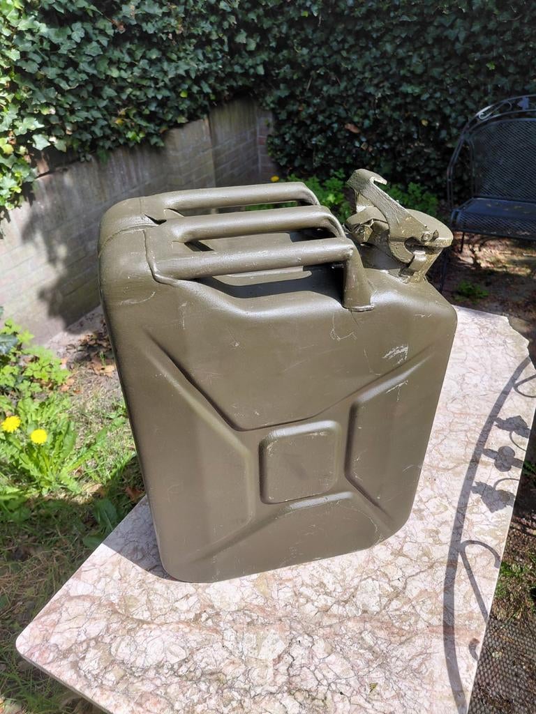 Jerrycan 20L Militair Groen - 1982 BUND, Ophalen of Verzenden