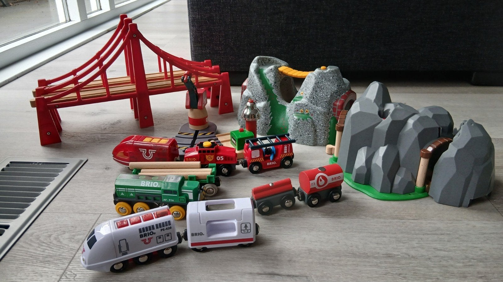 Brio Treinset met Brug, Tunnels en Brandweertrein, Ophalen of Verzenden