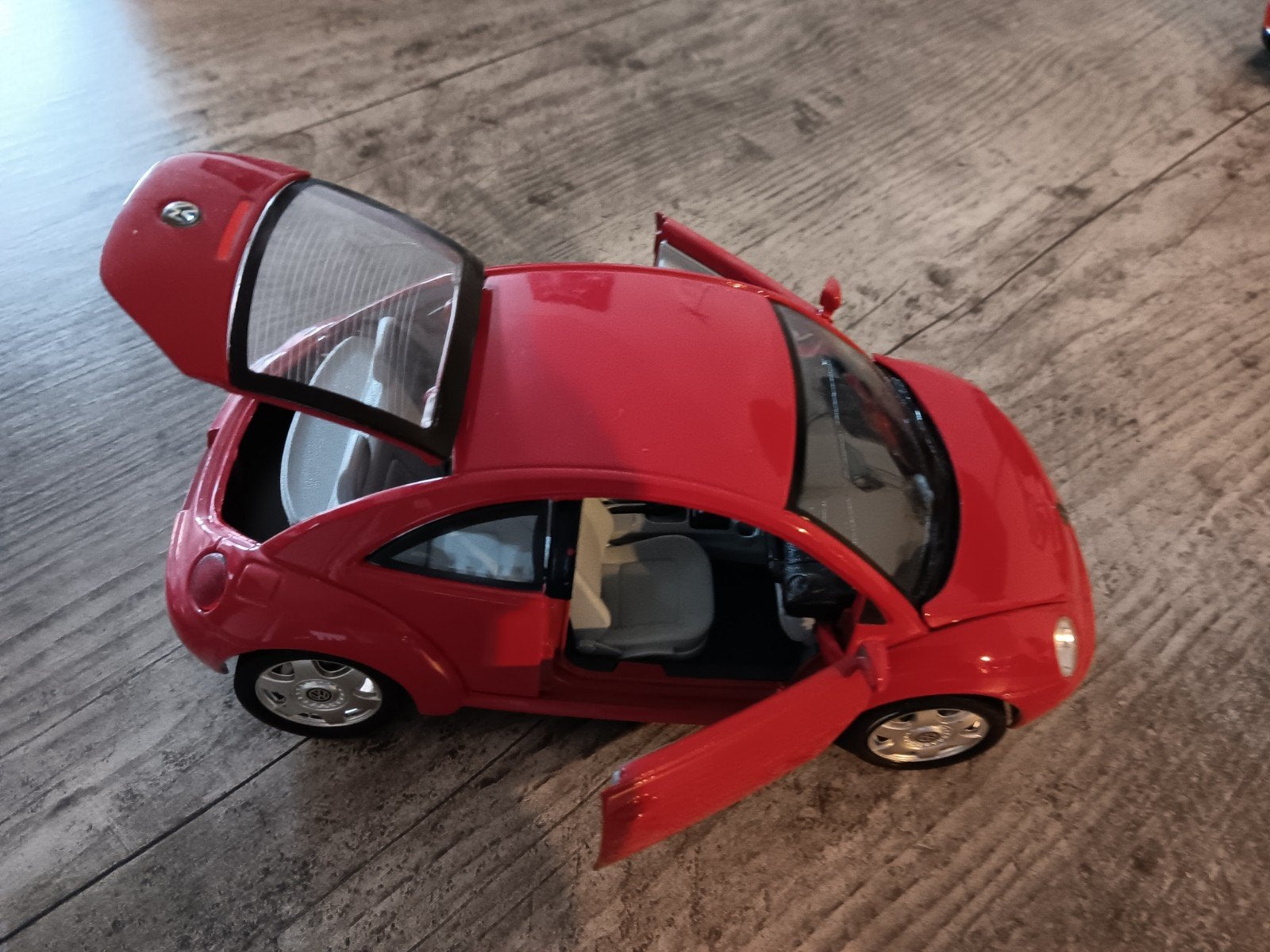 Burago Volkswagen Kever (rood) - Zo goed als nieuw, Ophalen of Verzenden, Zo goed als nieuw