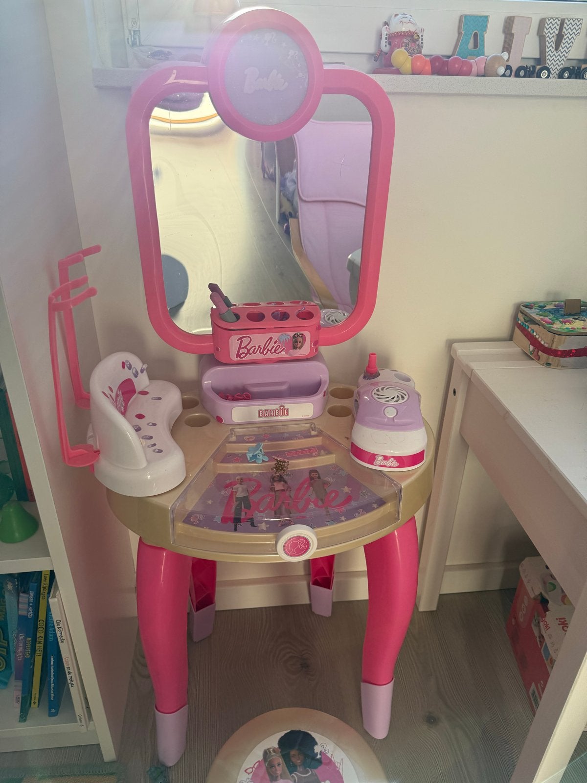 Barbie kaptafel met krukje, Ophalen, Gebruikt, Meisje
