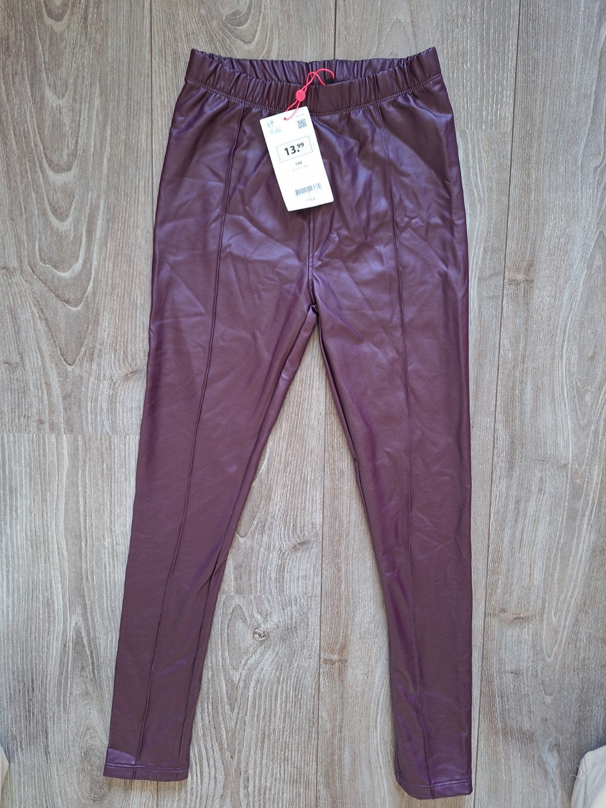 Nieuwe paarse imitatie leren legging maat 140, Ophalen of Verzenden, Nieuw, Meisje