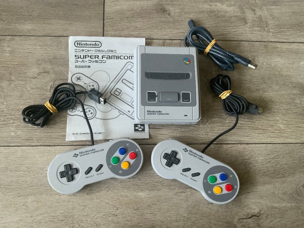 Mini Snes / Super Famicom Super Nes / Super Nintendo, Spelcomputers en Games, Spelcomputers | Nintendo Super NES, Zo goed als nieuw