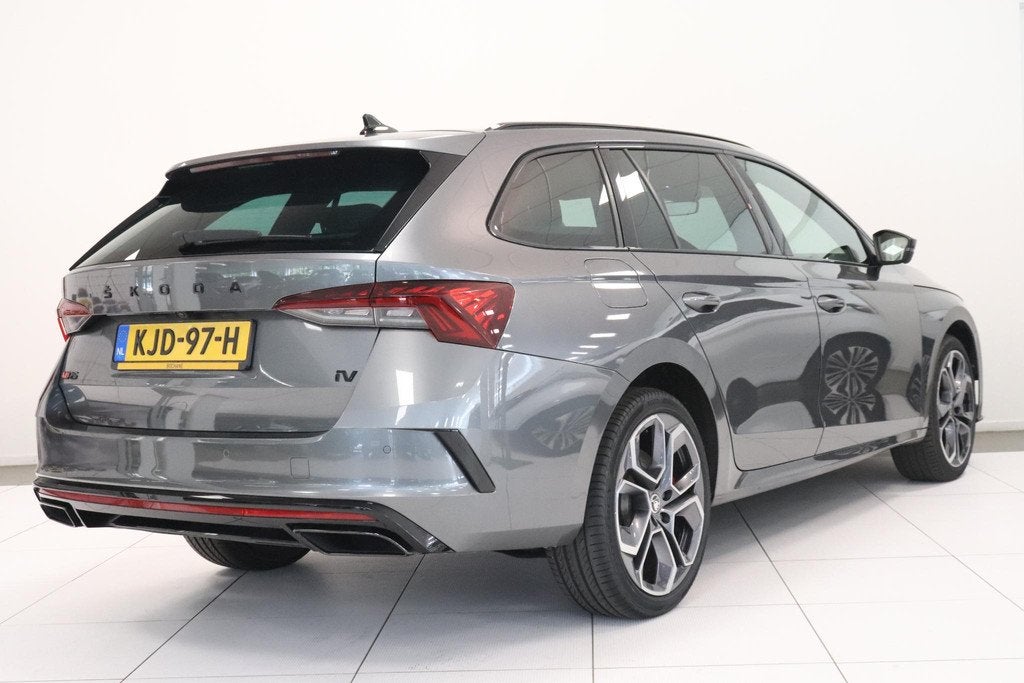 Skoda Octavia Combi 1.4 TSI iV PHEV RS | 360° Camera | SoH, Auto's, Stof, Gebruikt, 4 cilinders, Met garantie (alle)
