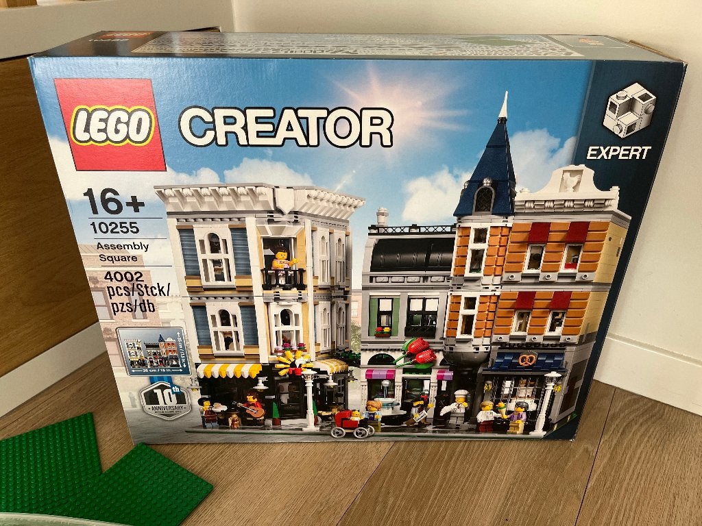 LEGO Creator Expert 10255 Gebouwen set – Compleet – Met doos, Lego, Ophalen of Verzenden, Zo goed als nieuw, Compleet