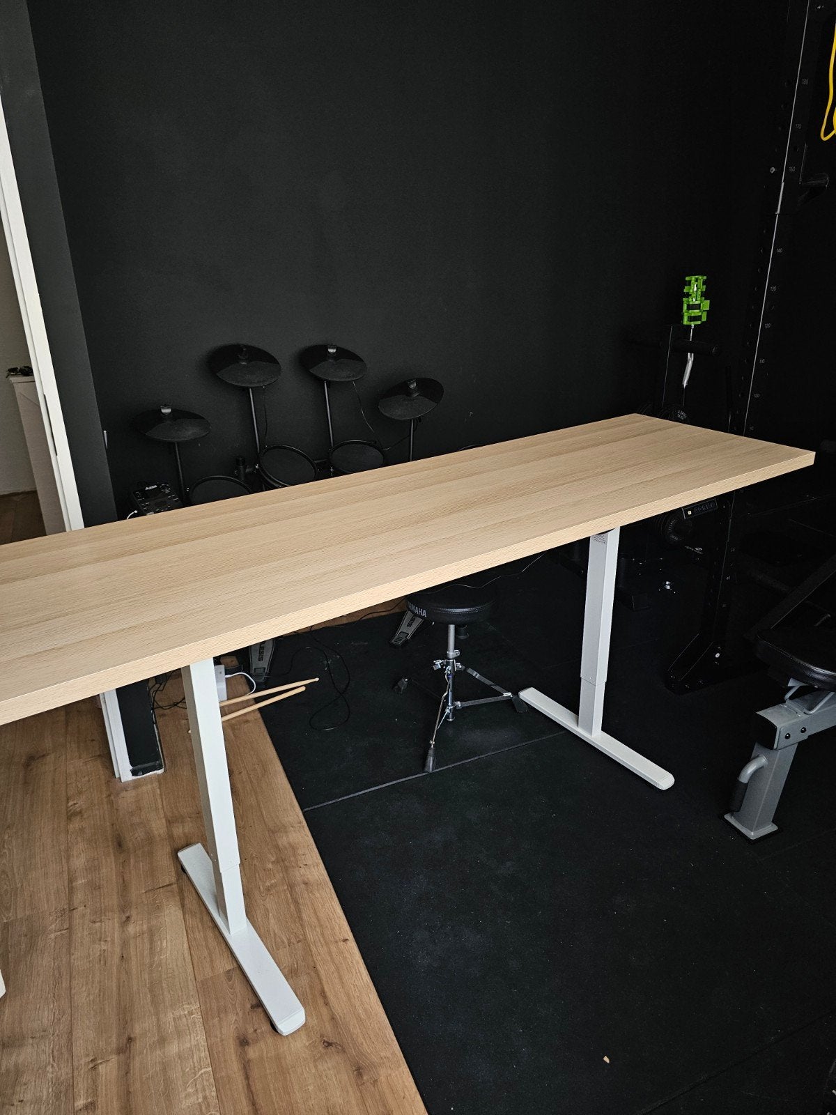 ZGAN - Elektrisch Zit-sta Bureau 200 (120-200) x 60 x 72-120, Ophalen, Zit-sta bureau, Hout, Zo goed als nieuw