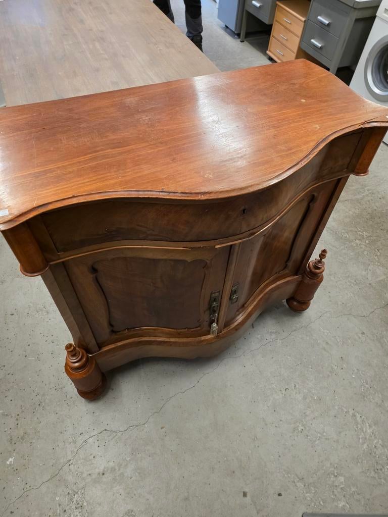 Antiek dressoir hoogte 102cm Breedte 107cm Diepte 53cm, Ophalen, ., ., .