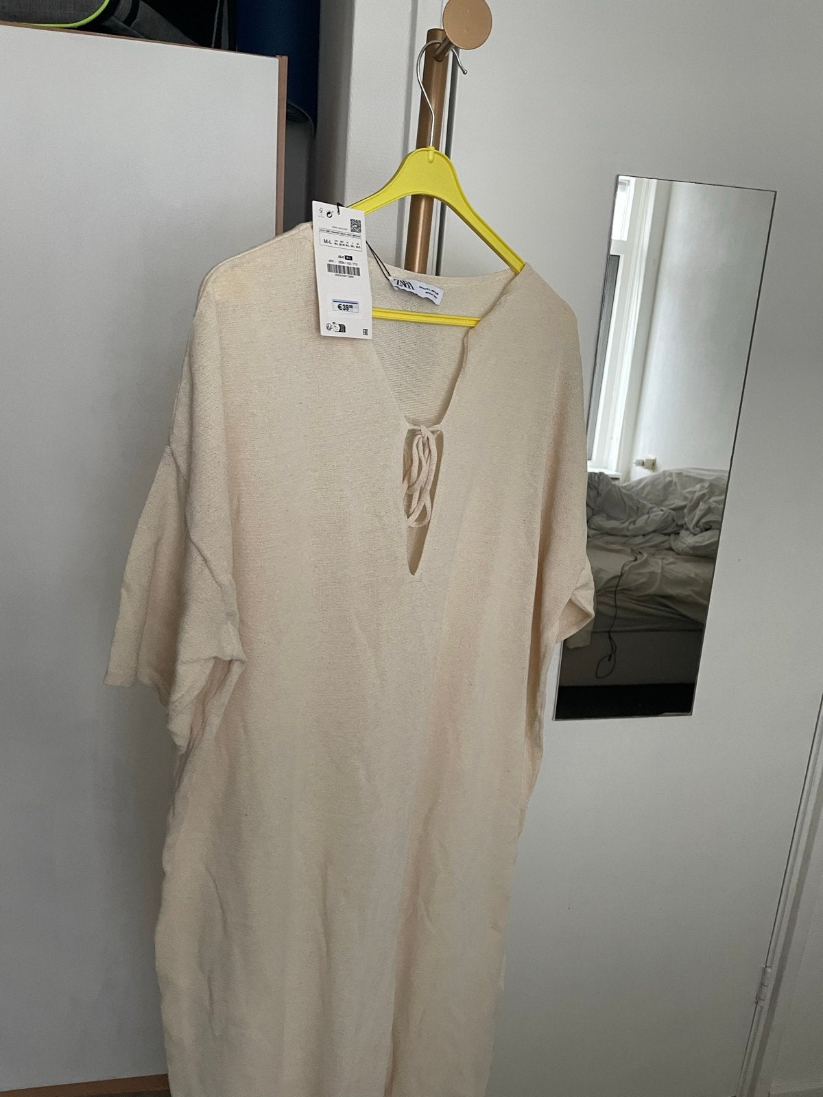 Zara gebreide jurk, maat M-L, nieuw met kaartje, Maat 38/40 (M), Beige, Nieuw, Ophalen of Verzenden
