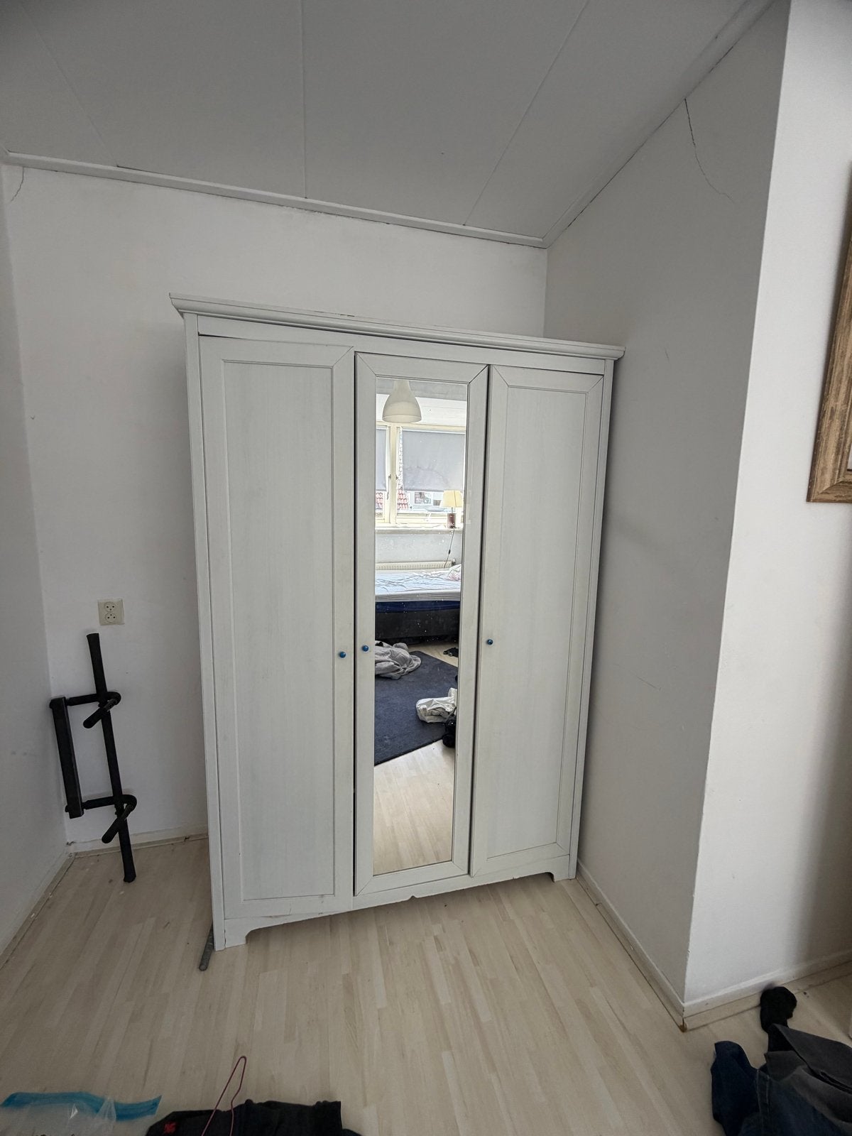 Witte kledingkast met spiegeldeur (184x126 cm), Ophalen, Gebruikt, 100 tot 150 cm, 150 tot 200 cm