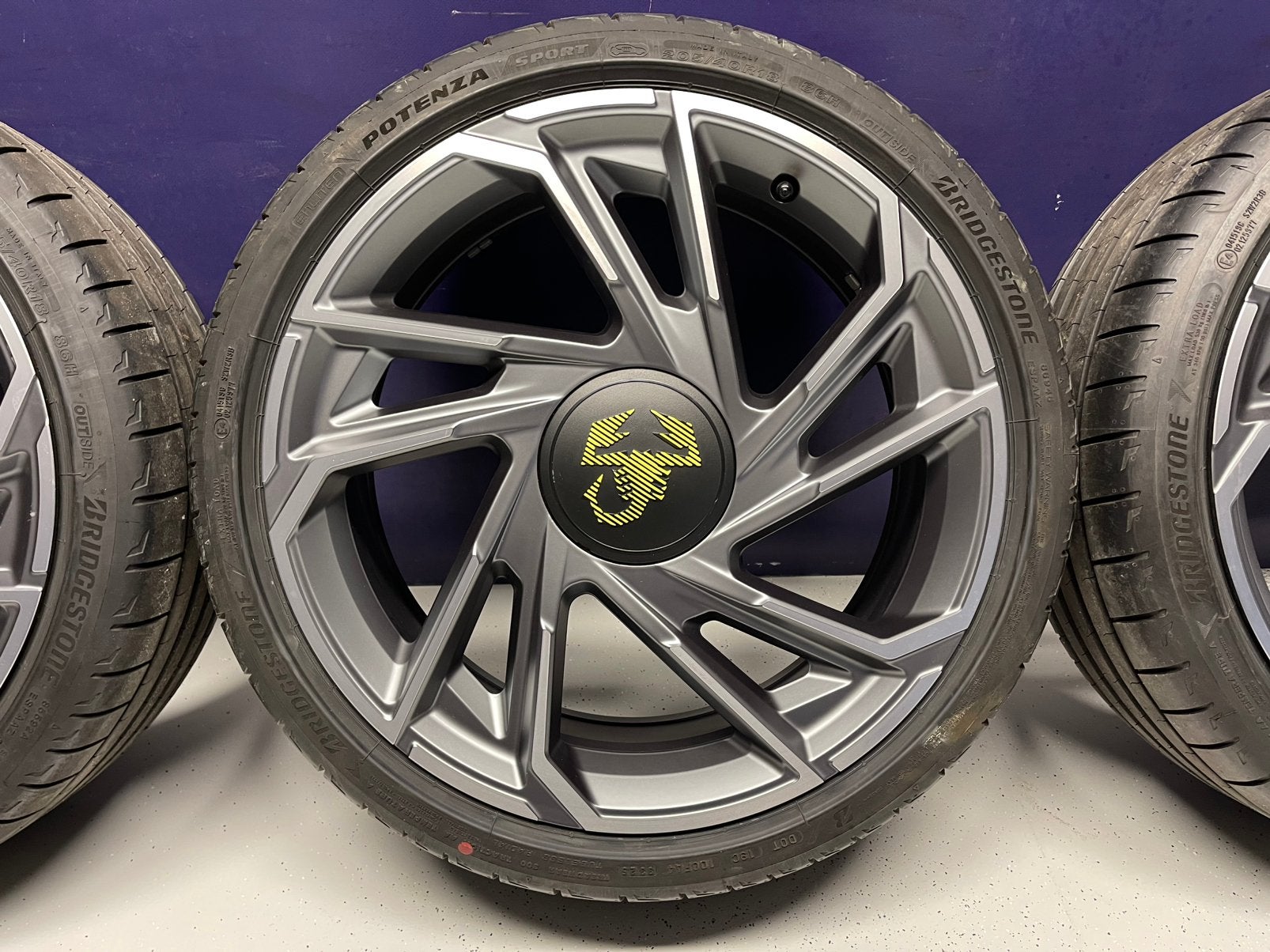 LM velgen Fiat 500 Abarth, 18 inch met zomerbanden, 18 inch, Velg(en), Nieuw, Personenwagen