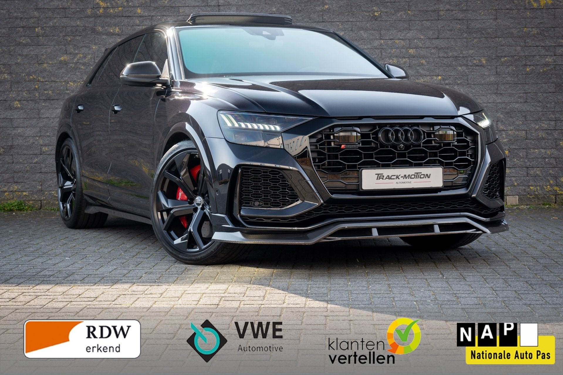 Audi Q8 4.0 TFSI RSQ8 quattro Panoramadak Keramisch CARBON, Auto's, Automaat, Gebruikt, Zwart, Bedrijf