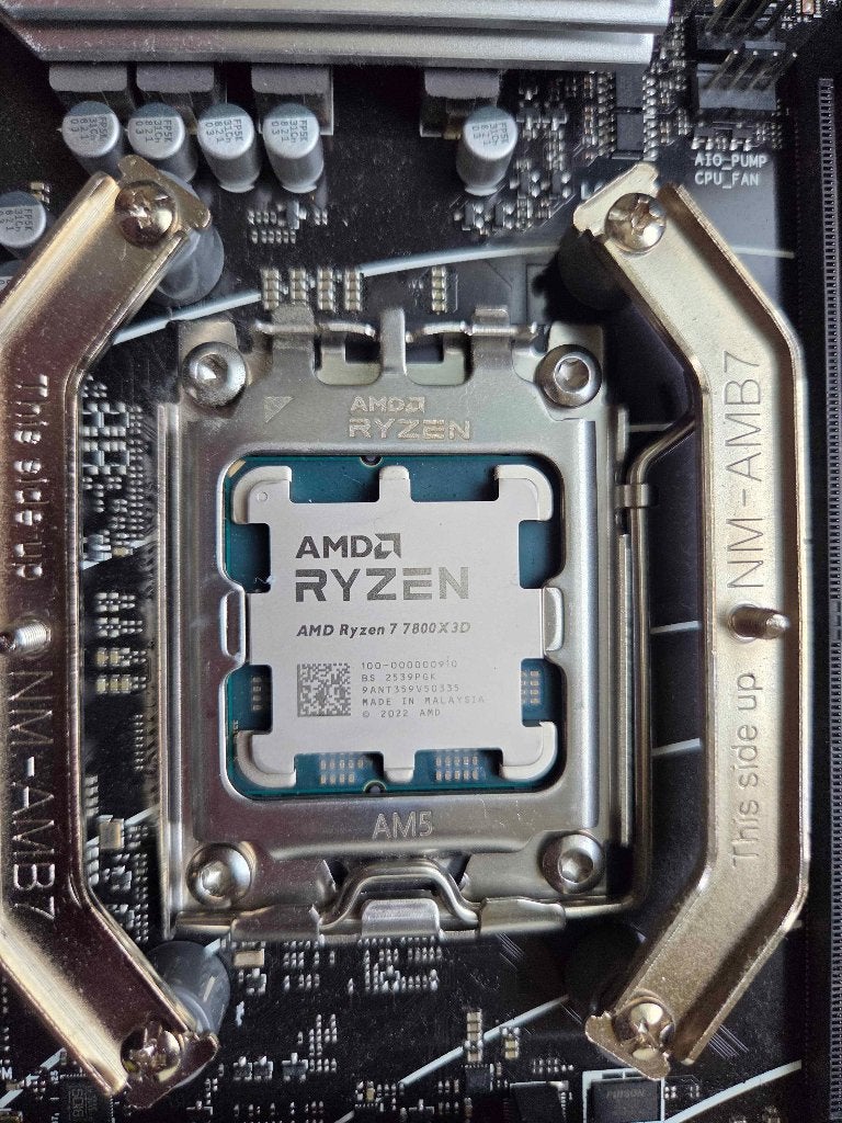 AMD Ryzen 7 7800X3D, Computers en Software, Processors, Ophalen, Zo goed als nieuw, 8-core, 3 tot 4 Ghz