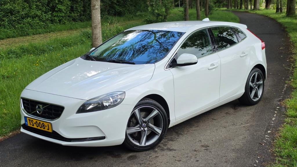 Volvo V40 1.6 T3 2013 17" R-Design Climate Cruise Camera PDC, Voorwielaandrijving, 1596 cc, 4 cilinders, 150 pk