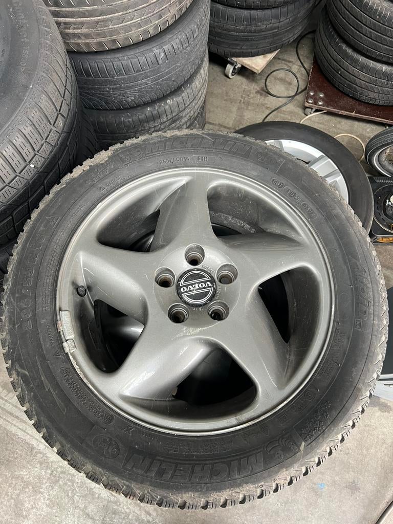 Volvo columbia set grijs 205 55 16, Ophalen, Zo goed als nieuw