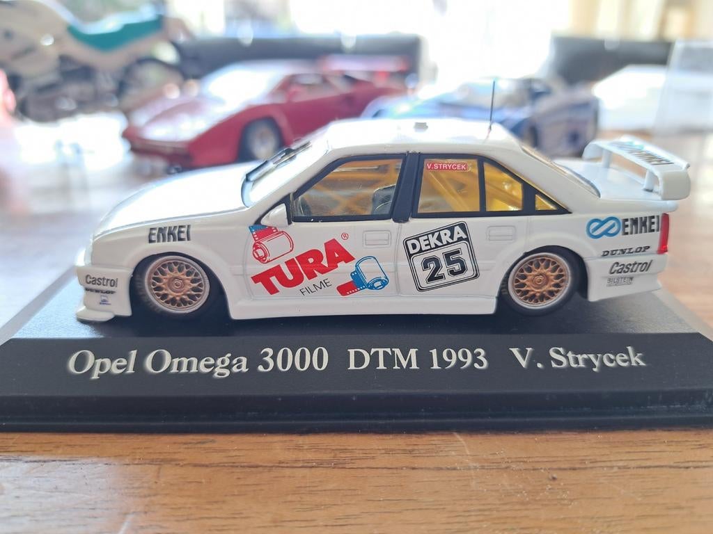 Omega Evo DTM modelauto met certificaat, Ophalen of Verzenden